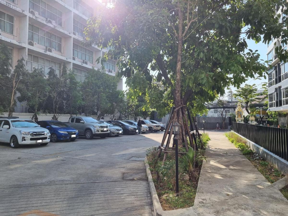 The Key Point Hotel Бангкок Экстерьер фото